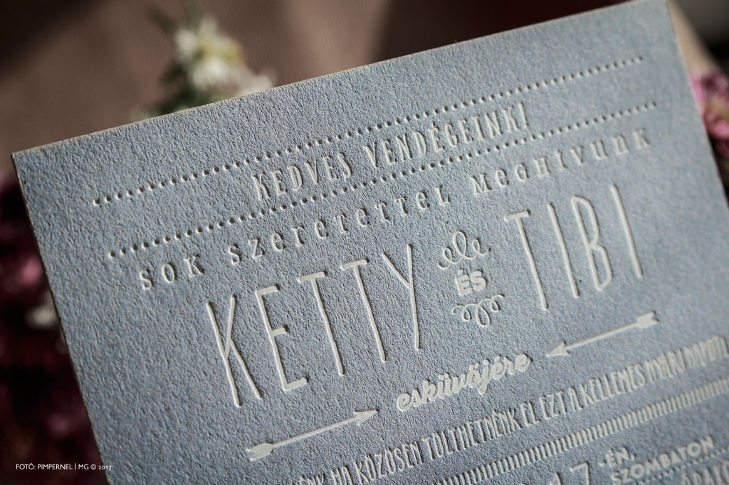 Ketty és Tibi kék lemezre nyomtatott egyedi Cool Style meghívója